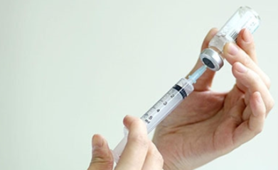 靜脈輸注時(shí)這些藥物必須避光